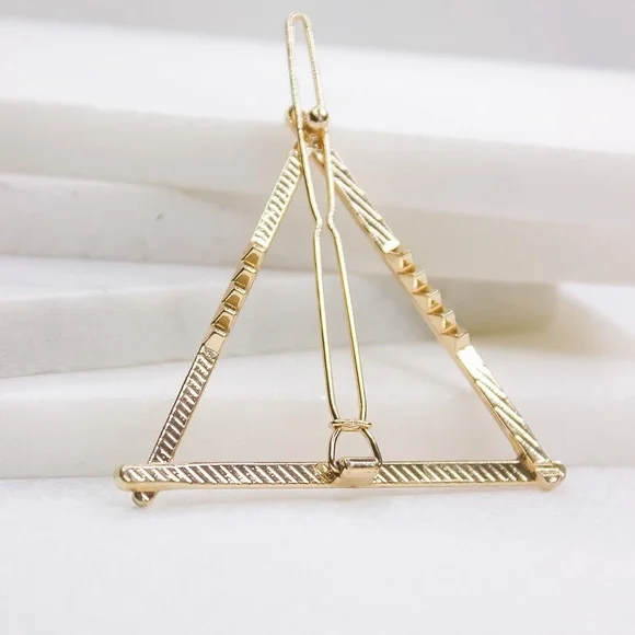 Triangle Gold Tone Hair Clip - Picture 3 of 4